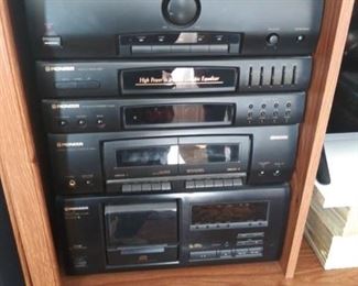 Pioneer Stero System with Speakers