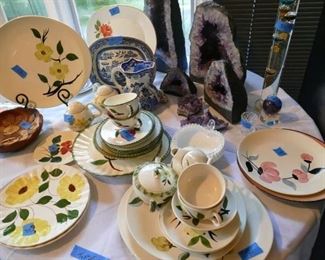 Get those missing pieces you need to complete your Blue Ridge Dogwood set! Other patterns also available. Selection of amethyst geodes also available. 