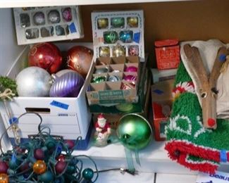 shiny brite! tree decorations! macy's holly pattern cups and saucers (not seen). 