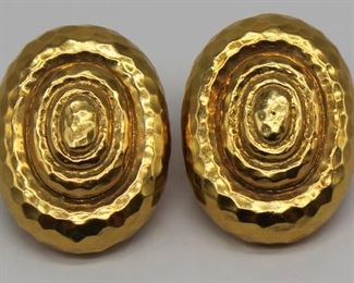 JEWELRY Pair of David Webb kt Gold Ear Clips