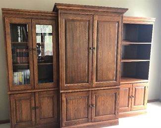 Entertainment center with bookcases on each side - excellent condition!