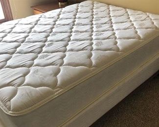full mattress set - excellent condition