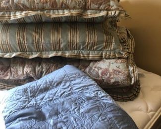 King quilt, kind duvet with 2 shams