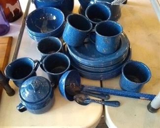 PORCELAIN POT-MISC