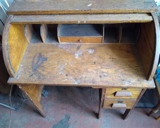 CHILDS OAK ROOL TOP DESK