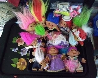 TROLLS
