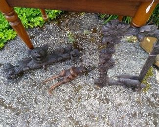 BEAR MIRROR-HAT RACKS
