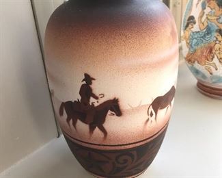 Hozoni Pottery - Western Images Vase