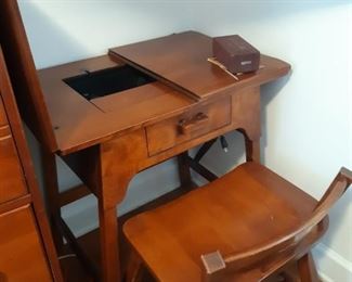 Sewing machine cabinet with Kenmore sewing machine