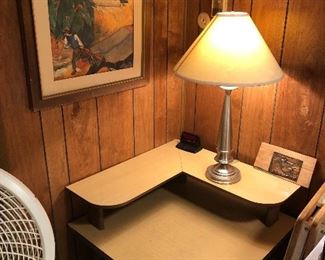Vintage t tiered corner table