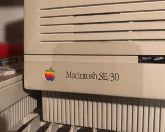 Macintosh SE/30 computer