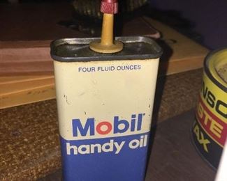 Mobil handy oil can