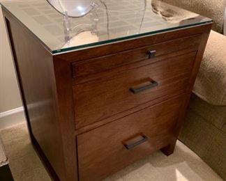 30. SIDE FILE CHEST WITH GLASS TOP (26" x 20" x 30") (ACCESSORIES NOT INCLUDED)