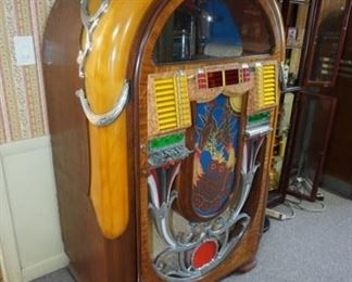 Wurlitzer Model 850 (Peacock) Jukebox