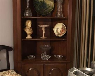 Corner cabinet with Cambridge statuesque crown Tuscan tall compote