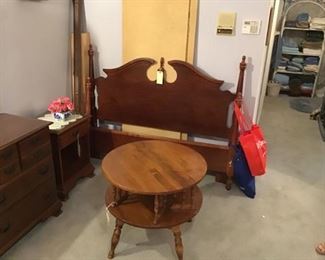 Round Ethan Allen box table