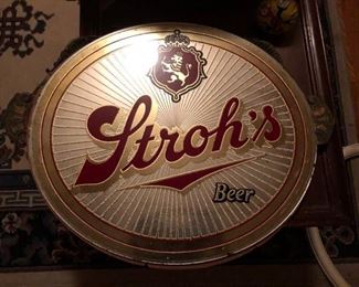 Stroh's beer sign