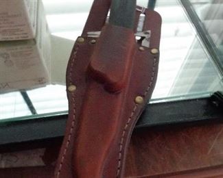 this knife has 3 blades