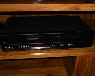 Phillips 4 head HI-FI stereo VHR & DVD player