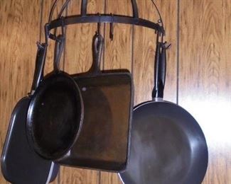 Skillet holder
