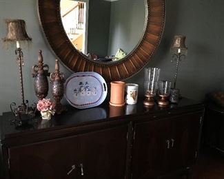 Mirror, hutch, decorating accessories 