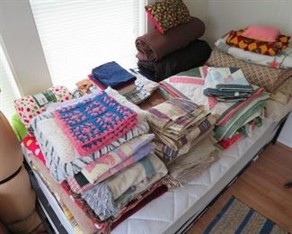 Tons of Linens, Quilts and Afghans