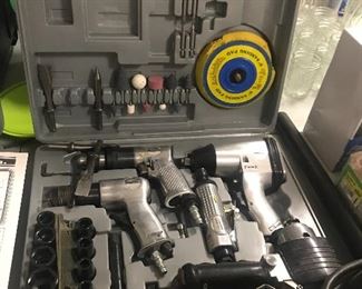 42 pc Northern Pneumatic Tool Set