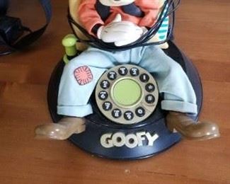 How fun is this Goofy phone?! 