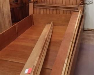 2 Trundle beds