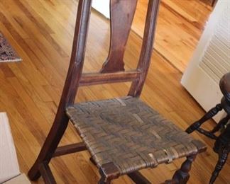 Early Queen Anne vasiform back side chair with Spanish feet