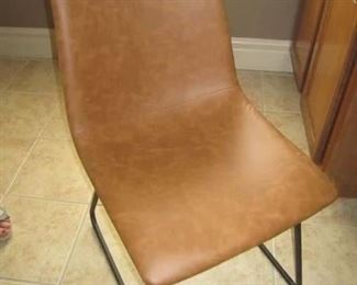 LEATHER SIDE CHAIR