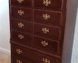 Thomasville Bedroom Furniture Chest of Drawers