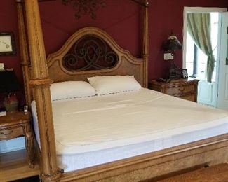 King Size Canopy Bedroom Suite