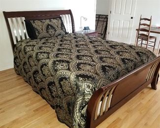 Comforter and Pillow Shams plus Queen Size Bed