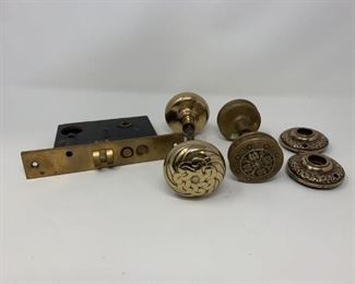 antique door knobs 