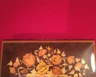 "You Light Up My Life" - Sorrento Reuge Musical Jewelry Box https://ctbids.com/#!/description/share/152546