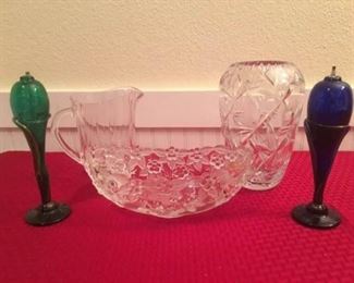 Decorative Glassware https://ctbids.com/#!/description/share/152566