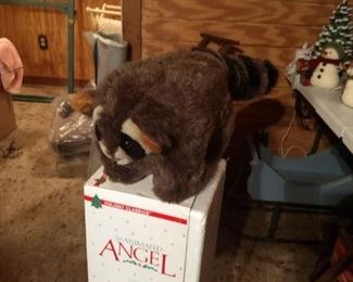 Animated electric movable racoon Christmas decor
