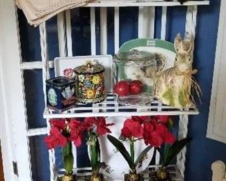 Stylish baker's rack