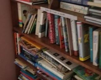 Shelf with lots of display room