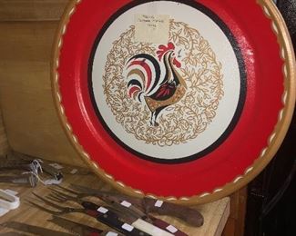 Round painted metal rooster tray