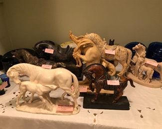 Horse statues 