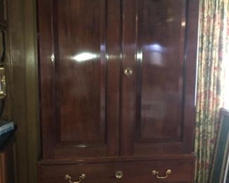 Solid mahogany linen press
Antique