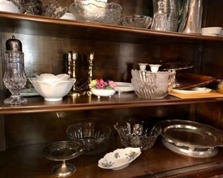 Entertainment serving pieces
