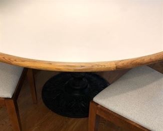 Round table