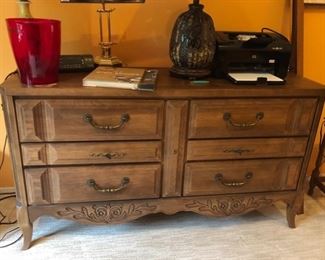 Dresser