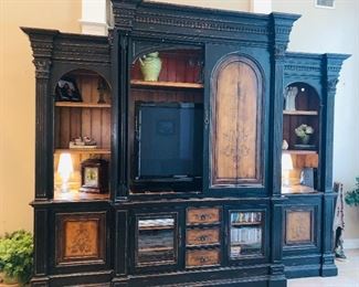 Hooker Brand Entertainment Center