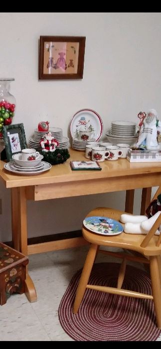 Strawberry Street Christmas Dish Set