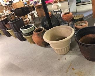 Many pots cheap