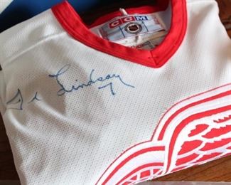 Ted Lindsay signed jersey